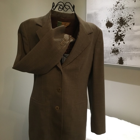 Donna Karan Signature Italian Wool Taupe Blazer - Picture 5 of 8